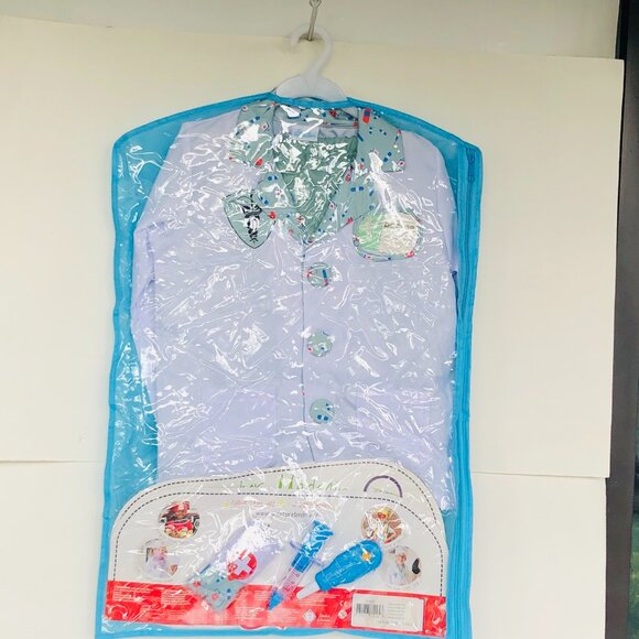 New w/Tag-Great Pretenders Green Doctor with 6 Accessories in Garment  vinyl Bag - Picture 2 of 9